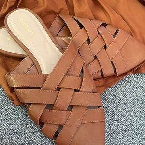 Casual sandals